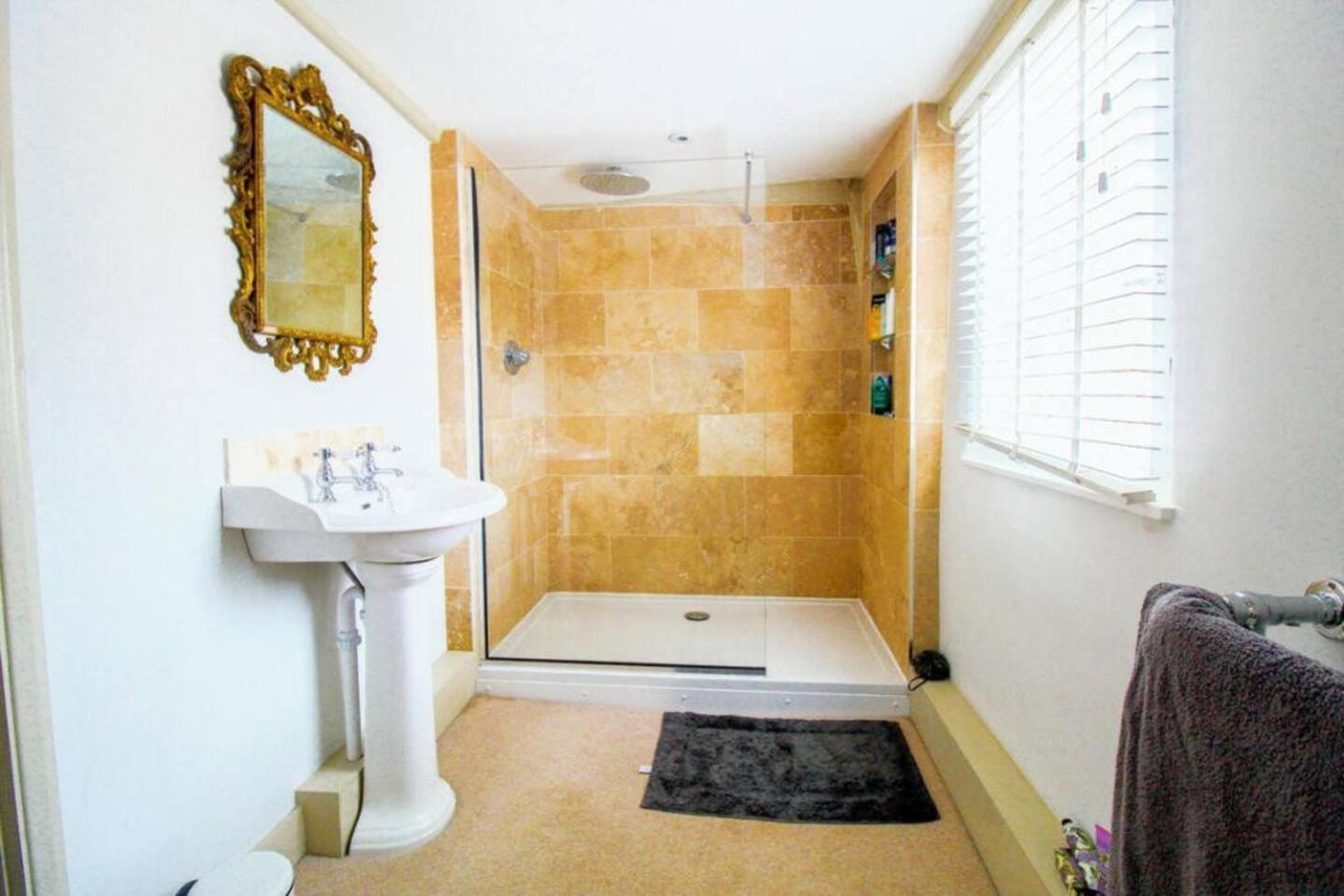 Elegant Oak Beamed House In Pretty Village - Cambridge Homehost 벅든 외부 사진