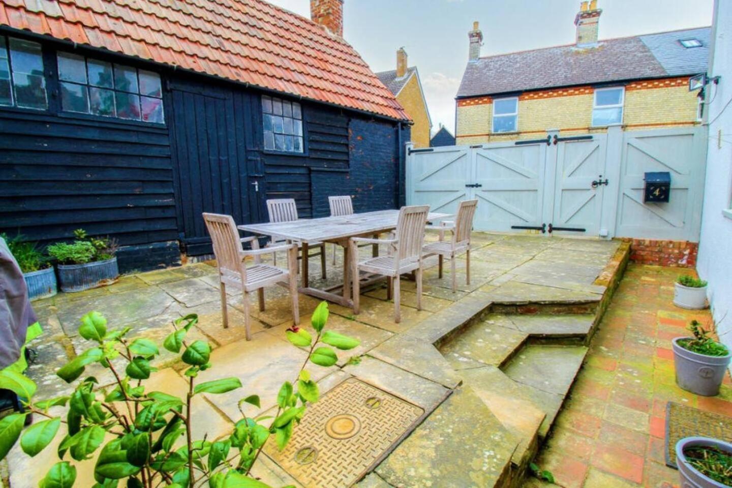 Elegant Oak Beamed House In Pretty Village - Cambridge Homehost 벅든 외부 사진