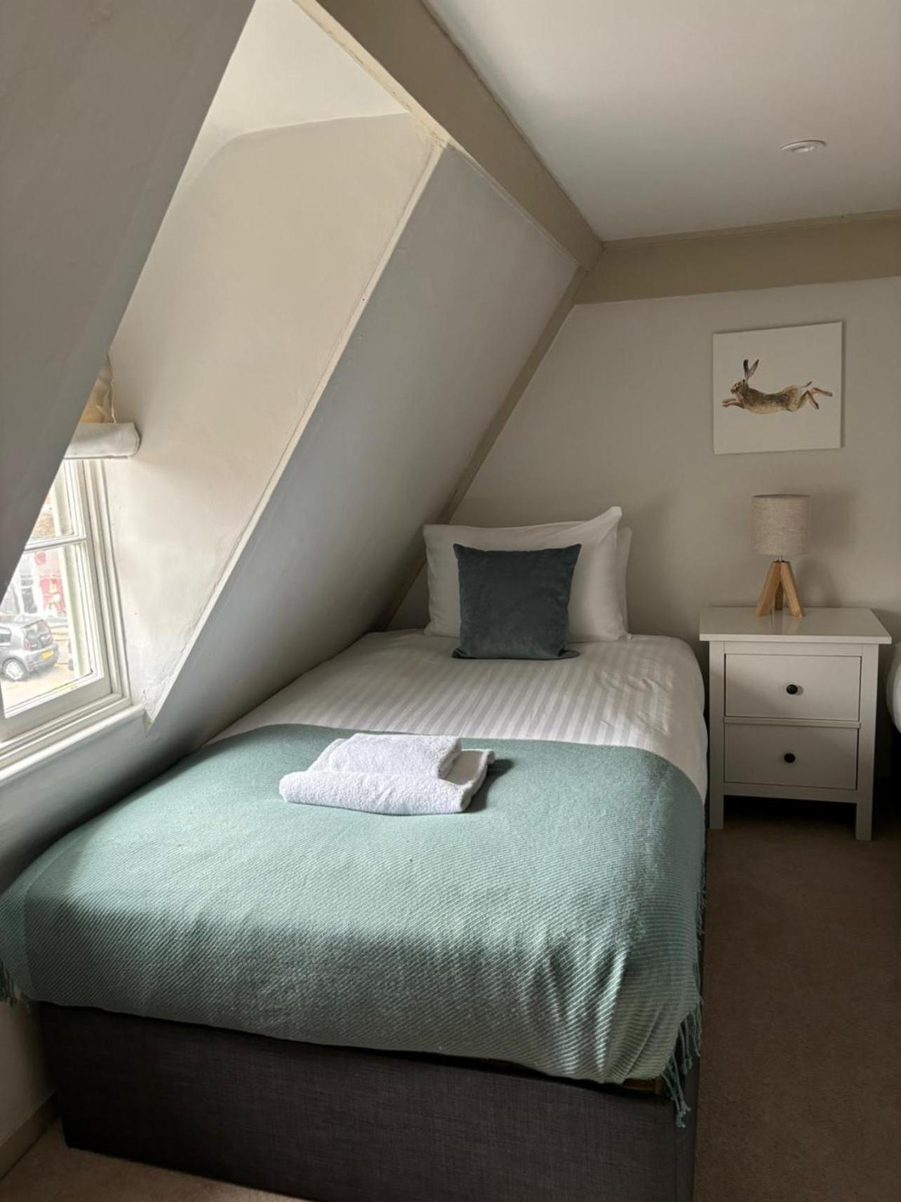 Elegant Oak Beamed House In Pretty Village - Cambridge Homehost 벅든 외부 사진